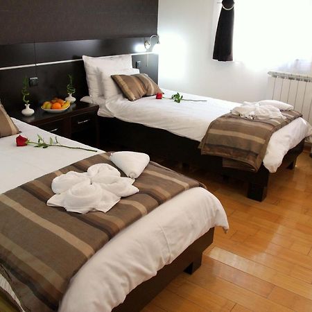 זבורניק Hotel Novak מראה חיצוני תמונה