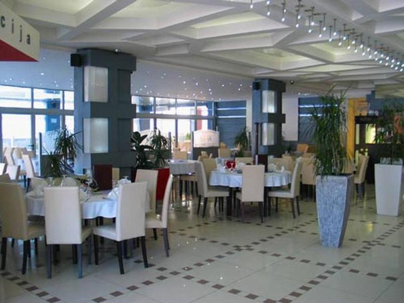 זבורניק Hotel Novak מראה חיצוני תמונה